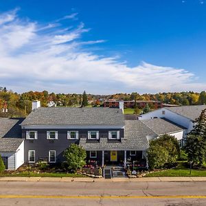 The Aurora Inn Hotel And Event Center